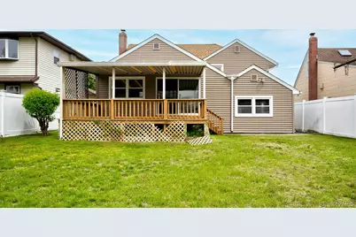 646 Evelyn Ave Avenue, East Meadow, NY 11554 - Photo 25