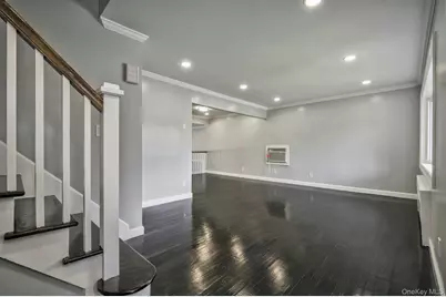 646 Evelyn Ave Avenue, East Meadow, NY 11554 - Photo 5