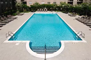 1100 Avalon St, Glen Cove, NY 11542 - Photo 13