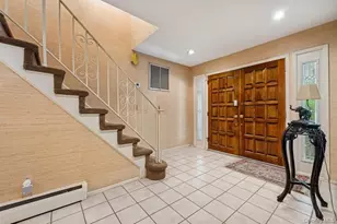 764 Sherwood Ct, Woodmere, NY 11581 - Photo 3