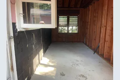 1750 Peconic Bay Boulevard, Laurel, NY 11948 - Photo 7