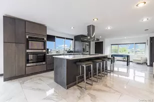 200 Clocks Blvd, Massapequa, NY 11758 - Photo 5