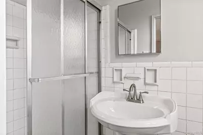 140-15 Holly Avenue #4E, Flushing, NY 11355 - Photo 13