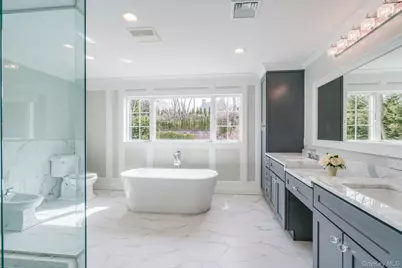 12 Barbara Lane, Glen Cove, NY 11542 - Photo 29