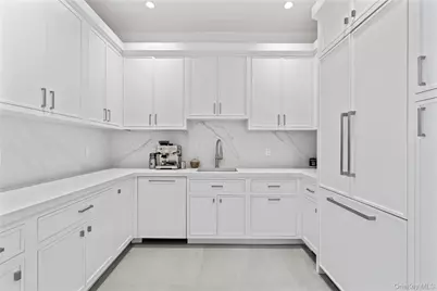 204 Centre Island Road, Oyster Bay, NY 11771 - Photo 17