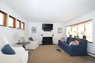 1346 Pine Dr, Bay Shore, NY 11706 - Photo 3