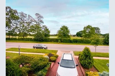 306 Cambridge Avenue, Garden City, NY 11530 - Photo 5