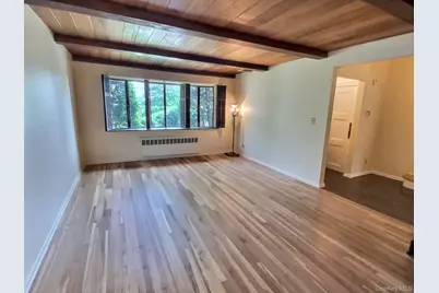 306 Cambridge Avenue, Garden City, NY 11530 - Photo 9