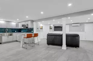 21 Buttonwood Dr, Dix Hills, NY 11746 - Photo 29