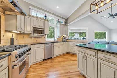 21 Buttonwood Drive, Dix Hills, NY 11746 - Photo 9