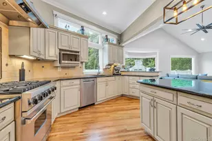 21 Buttonwood Dr, Dix Hills, NY 11746 - Photo 9