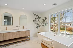 45 Mist Ln, Westbury, NY 11590 - Photo 23