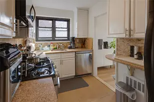 50 Brompton, Great Neck, NY 11021 - Photo 7