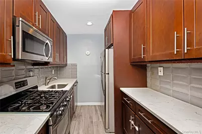 88-25 155th Avenue #2M, Howard Beach, NY 11414 - Photo 9