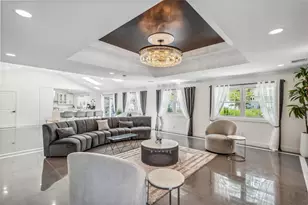 11 Gallatin Dr, Dix Hills, NY 11746 - Photo 9