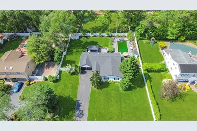 11 Gallatin Drive, Dix Hills, NY 11746 - Photo 23