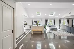 11 Gallatin Dr, Dix Hills, NY 11746 - Photo 3