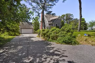 6 Huckleberry Ln E, Hampton Bays, NY 11946 - Photo 43