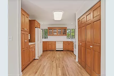 6 Huckleberry Lane E, Hampton Bays, NY 11946 - Photo 7