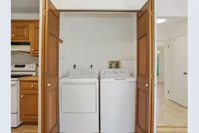 6 Huckleberry Lane E, Hampton Bays, NY 11946 - Photo 11