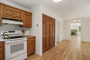 6 Huckleberry Ln E, Hampton Bays, NY 11946 - Photo 9