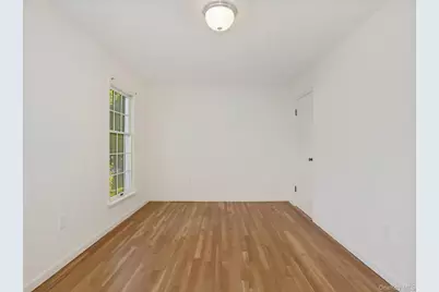 6 Huckleberry Lane E, Hampton Bays, NY 11946 - Photo 33