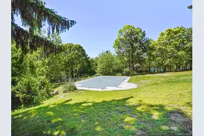 6 Huckleberry Lane E, Hampton Bays, NY 11946 - Photo 39