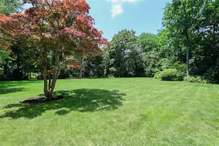 419 Woodbury Rd, Woodbury, NY 11797 - Photo 25