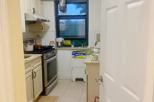 46 Terrace Cir, Great Neck, NY 11021 - Photo 11