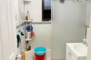 46 Terrace Cir, Great Neck, NY 11021 - Photo 9