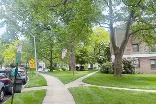 46 Terrace Cir, Great Neck, NY 11021 - Photo 3