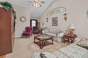 84 Charles St, Mineola, NY 11501 - Photo 5