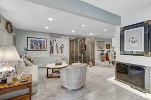 61 Locust Ln, Roslyn Heights, NY 11577 - Photo 5