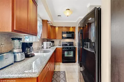 27 Grandview Avenue, New York, NY 10303 - Photo 3