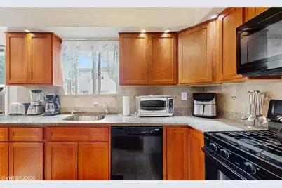 27 Grandview Avenue, New York, NY 10303 - Photo 5