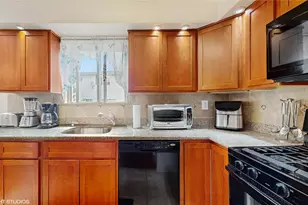 27 Grandview Ave, New York, NY 10303 - Photo 5