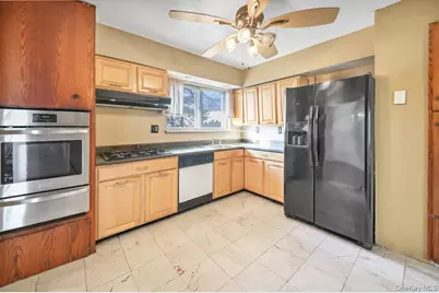 46 Sunburst Drive, Deer Park, NY 11729 - Photo 9