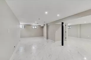 150-11 84th Dr, Jamaica, NY 11432 - Photo 27