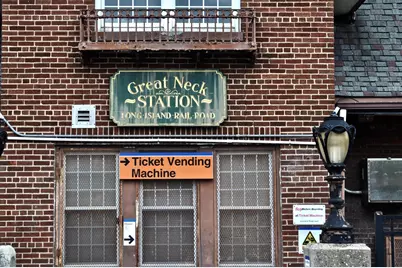 221 Middle Neck Road Road #M-4, Great Neck, NY 11021 - Photo 21