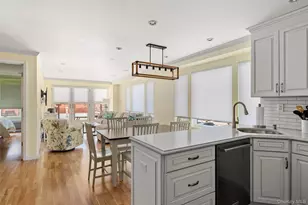 260 W Broadway, Long Beach, NY 11561 - Photo 9