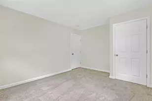 299 S River Rd, Calverton, NY 11933 - Photo 11