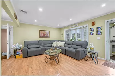 56 15th Avenue, West Babylon, NY 11704 - Photo 11