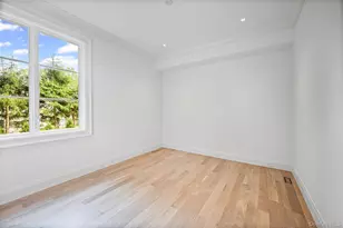 7 Mirrielees Rd, Great Neck, NY 11021 - Photo 19