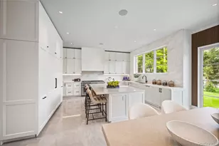 7 Mirrielees Rd, Great Neck, NY 11021 - Photo 15