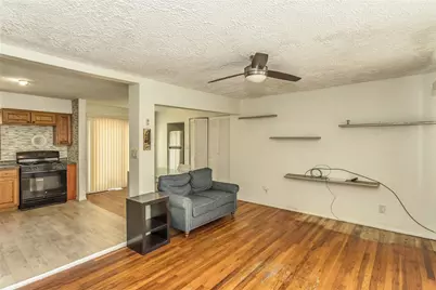 18 Hilliard Avenue, Central Islip, NY 11722 - Photo 3