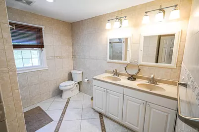 11 Country Squire Court, Dix Hills, NY 11746 - Photo 31