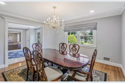 11 Country Squire Court, Dix Hills, NY 11746 - Photo 11