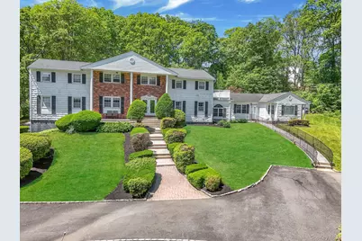 11 Country Squire Court, Dix Hills, NY 11746 - Photo 1