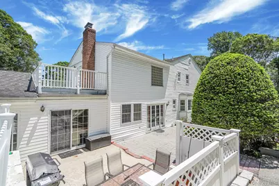 11 Country Squire Court, Dix Hills, NY 11746 - Photo 47