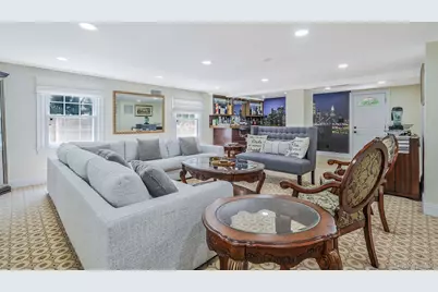 11 Country Squire Court, Dix Hills, NY 11746 - Photo 13